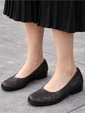 Dansko Olivia Bronze Snake Leather Slip On Loafer Comfort Shoe 38 / 8 Loafers